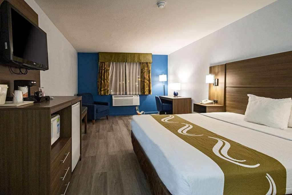 Quality Inn & Suites Tulare Cameră foto