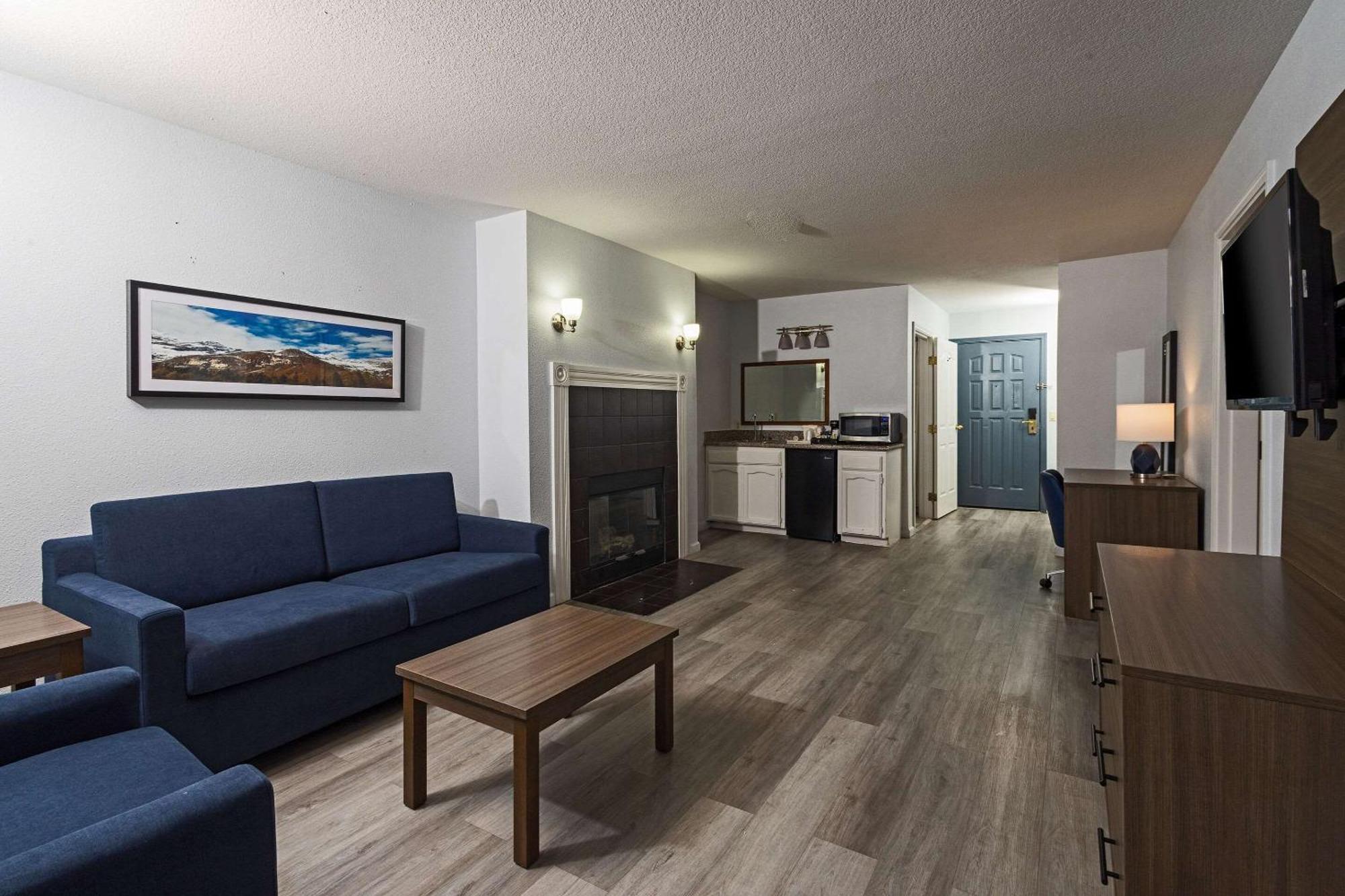 Quality Inn & Suites Tulare Exterior foto